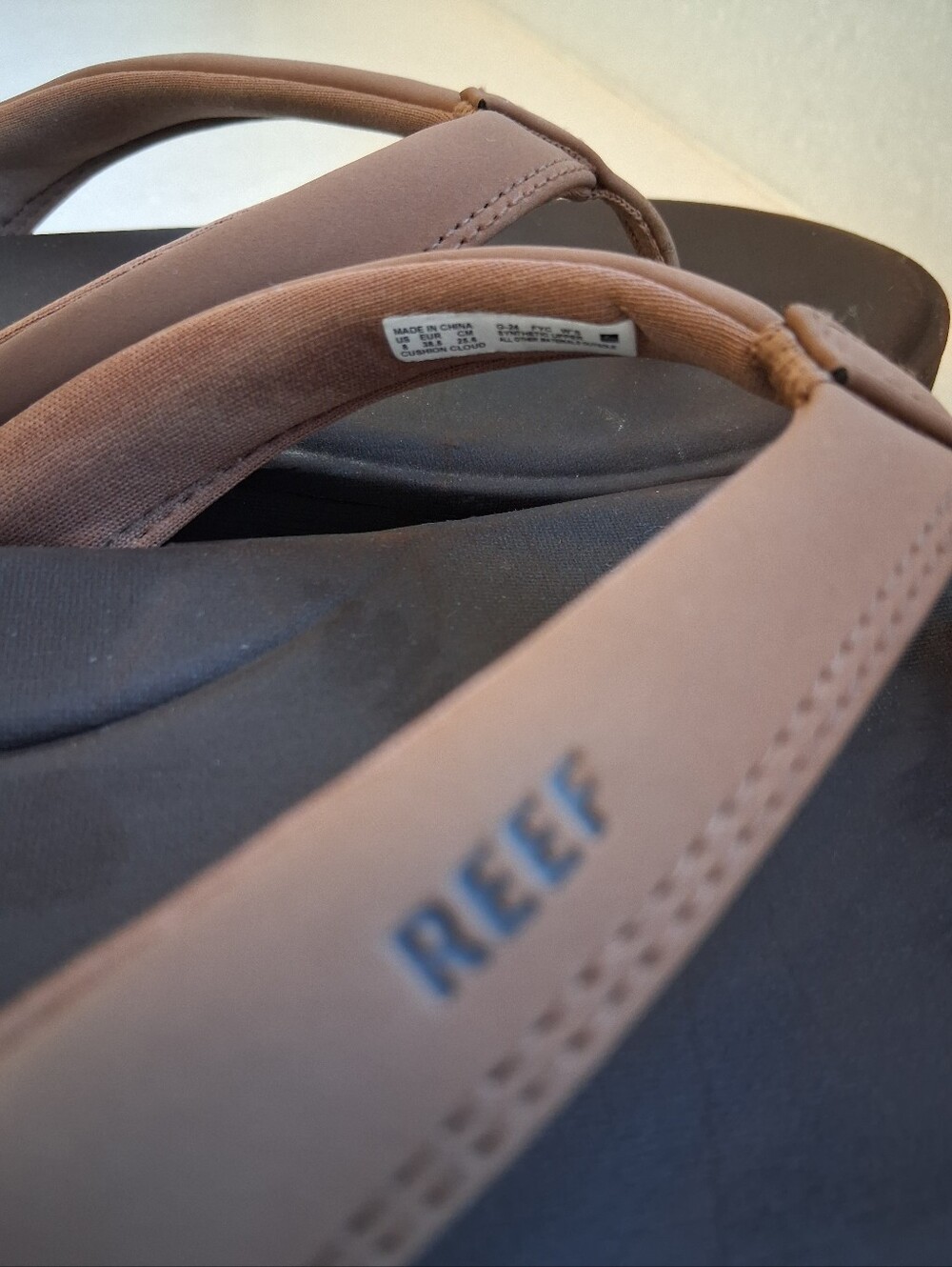Reef Cushion Cloud Flip-Flop in Espresso Brown Size 8 - Picture 7 of 10